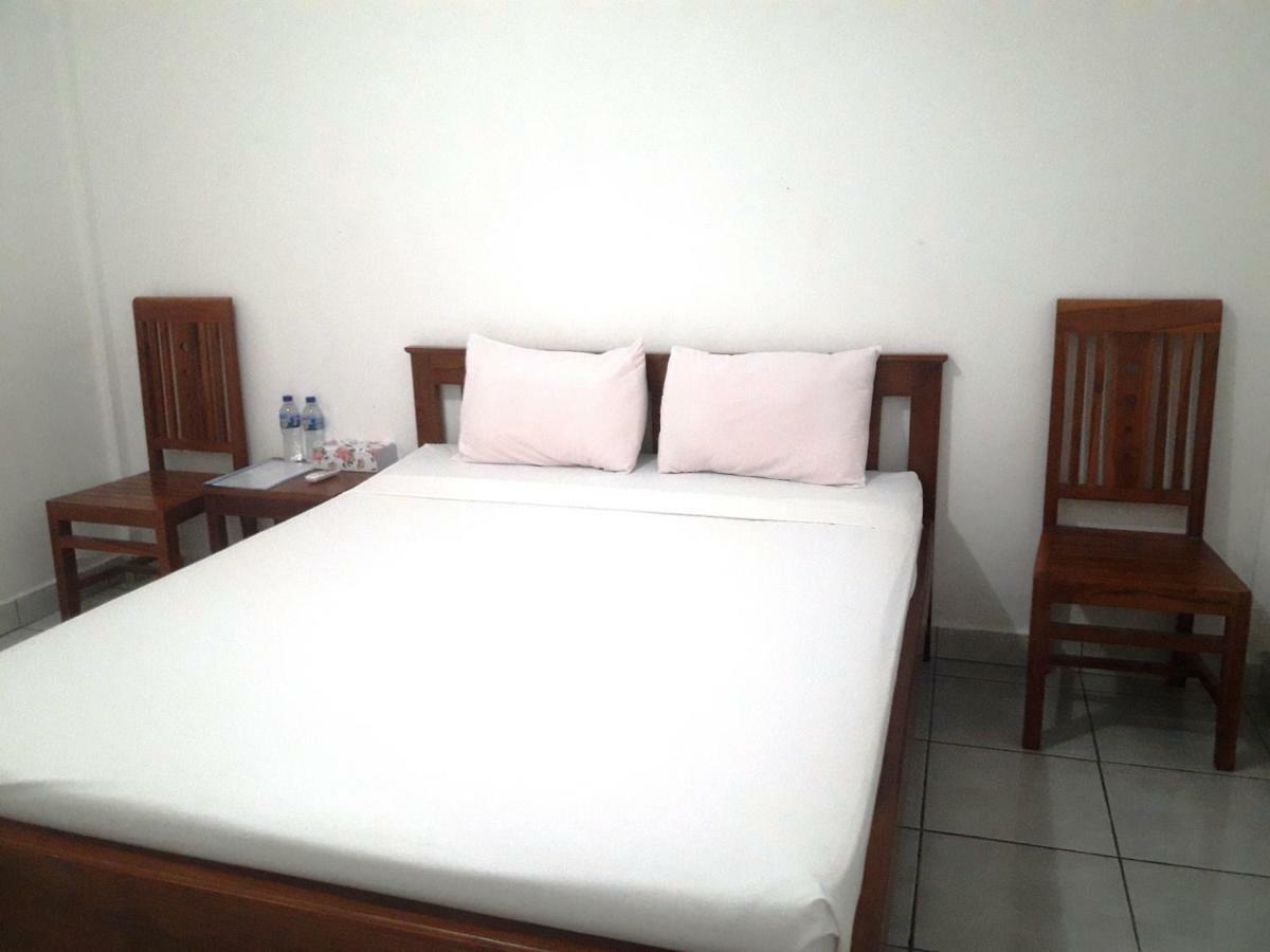 The Teuz B&B Labuan Bajo Exterior photo